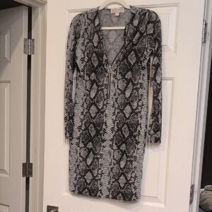 Stylish Gray Snake Print Dress